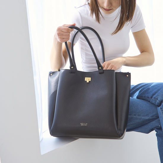 LIA TOTE